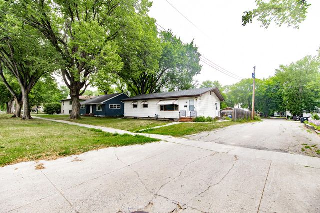 1011 College Street N, Fargo, ND 58102