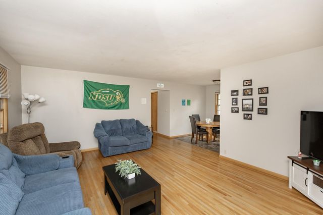 1011 College Street N, Fargo, ND 58102