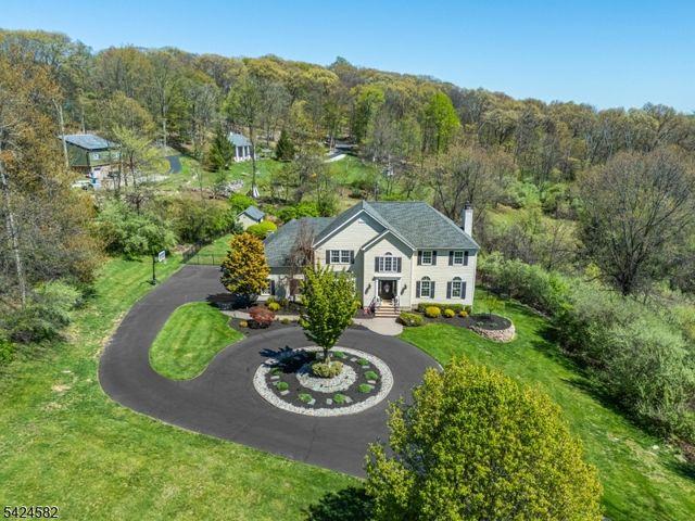 10 David Pl, Mount Olive Twp., NJ 07836