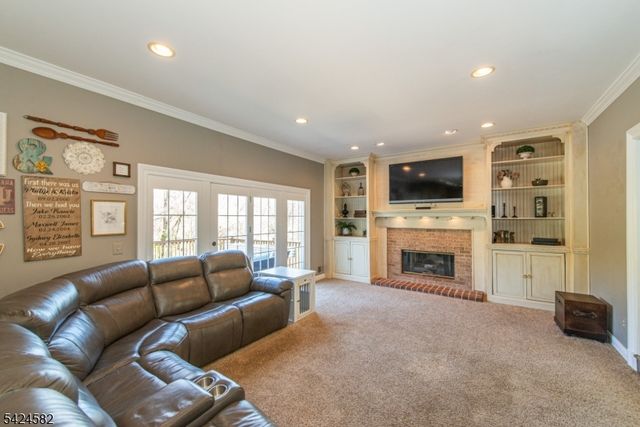 10 David Pl, Mount Olive Twp., NJ 07836