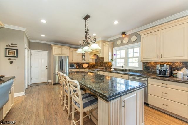 10 David Pl, Mount Olive Twp., NJ 07836