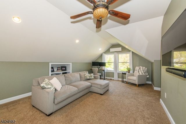 10 David Pl, Mount Olive Twp., NJ 07836