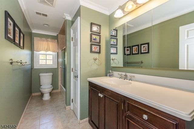 10 David Pl, Mount Olive Twp., NJ 07836