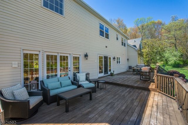 10 David Pl, Mount Olive Twp., NJ 07836