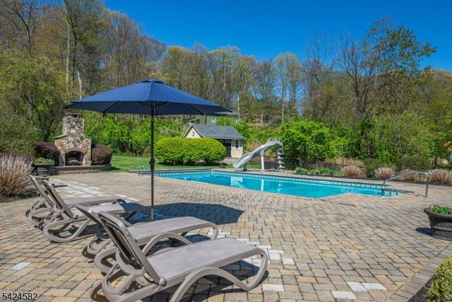 10 David Pl, Mount Olive Twp., NJ 07836
