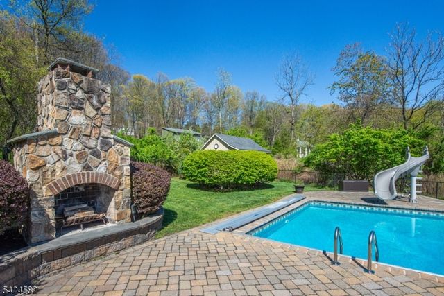 10 David Pl, Mount Olive Twp., NJ 07836