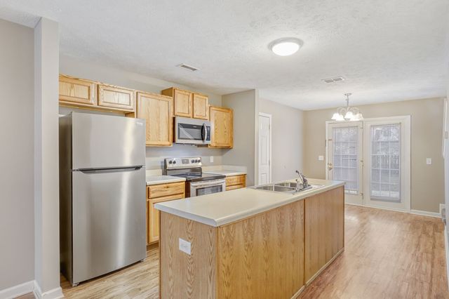 1437 Westview Dr, Murfreesboro, TN 37128