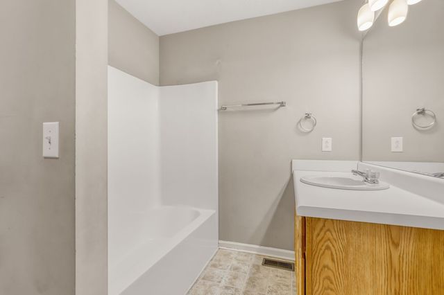 1437 Westview Dr, Murfreesboro, TN 37128