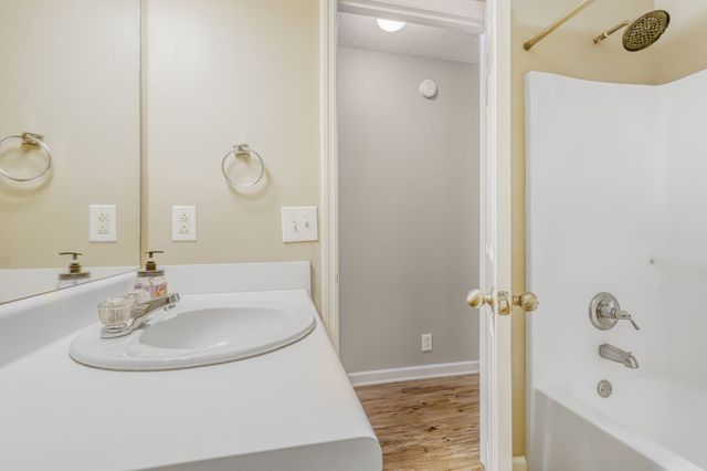 1437 Westview Dr, Murfreesboro, TN 37128