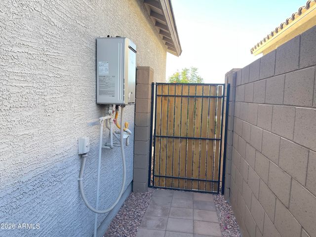 9421 W MONTECITO Avenue, Phoenix, AZ 85037
