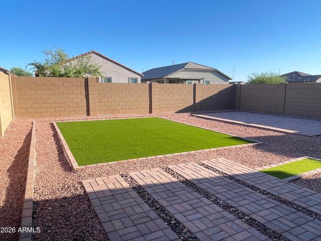 9421 W MONTECITO Avenue, Phoenix, AZ 85037
