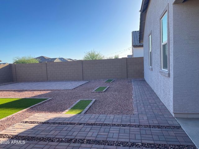 9421 W MONTECITO Avenue, Phoenix, AZ 85037