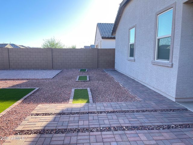 9421 W MONTECITO Avenue, Phoenix, AZ 85037