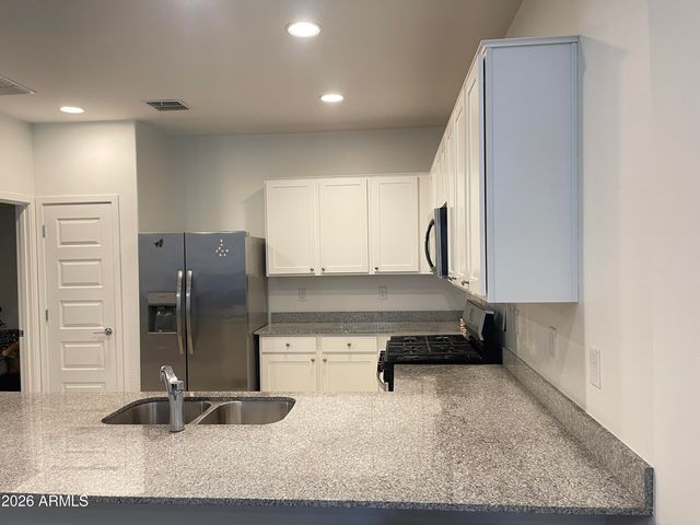 9421 W MONTECITO Avenue, Phoenix, AZ 85037