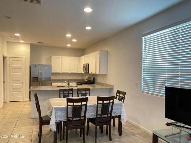 9421 W MONTECITO Avenue, Phoenix, AZ 85037