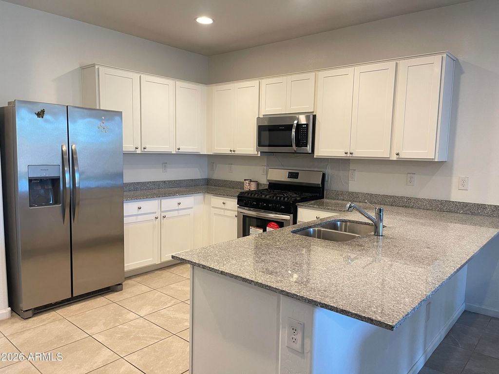 9421 W MONTECITO Avenue, Phoenix, AZ 85037 — photo 4