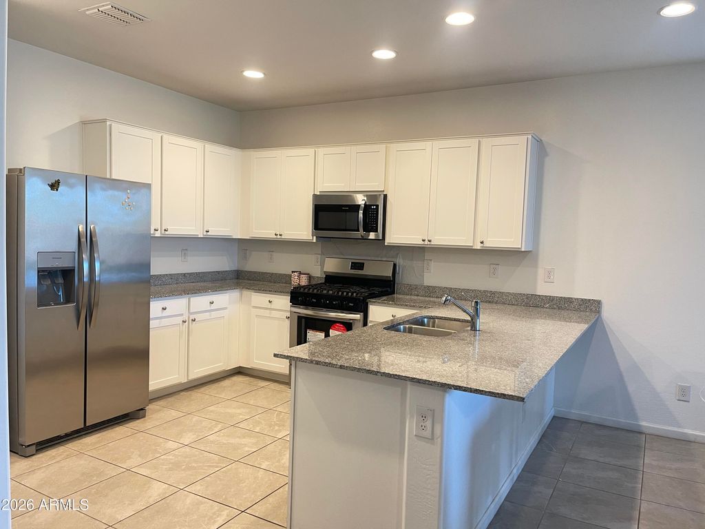 9421 W MONTECITO Avenue, Phoenix, AZ 85037 — photo 5