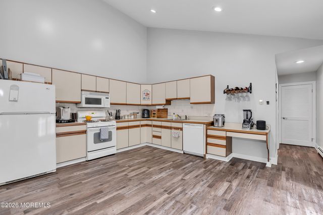48 Lighthouse Drive, Waretown, NJ 08758