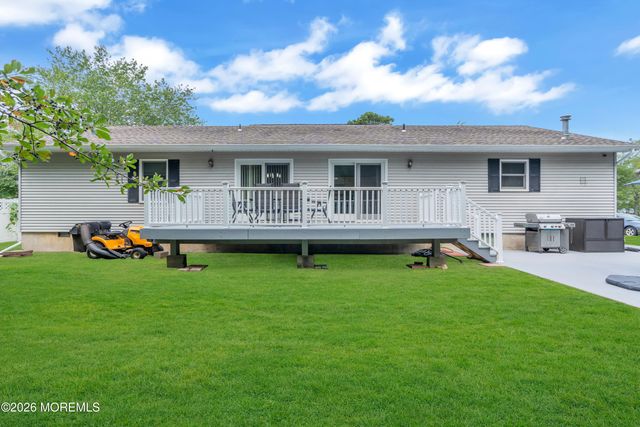 48 Lighthouse Drive, Waretown, NJ 08758