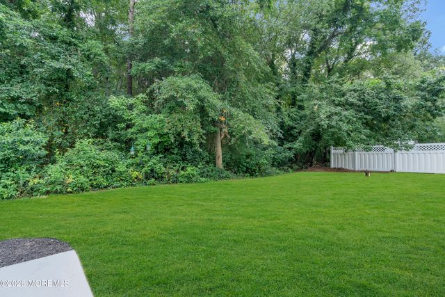 48 Lighthouse Drive, Waretown, NJ 08758