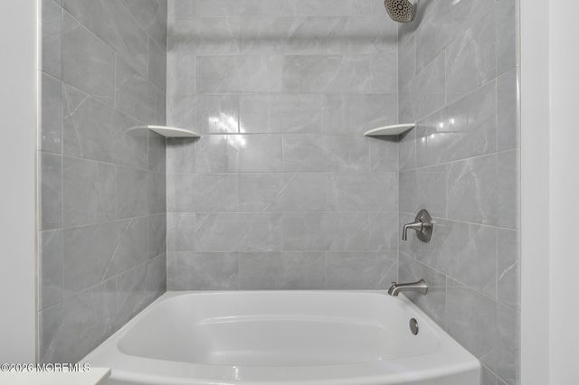 48 Lighthouse Drive, Waretown, NJ 08758