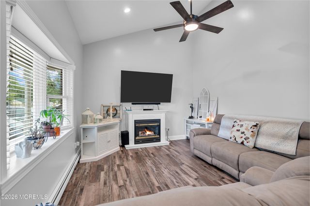 48 Lighthouse Drive, Waretown, NJ 08758