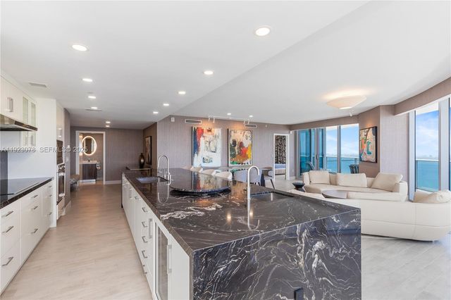 488 NE 18th St 5012, Miami, FL 33132