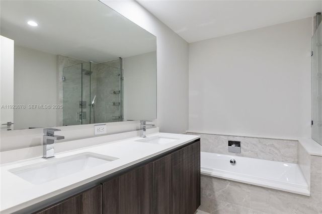 488 NE 18th St 5012, Miami, FL 33132