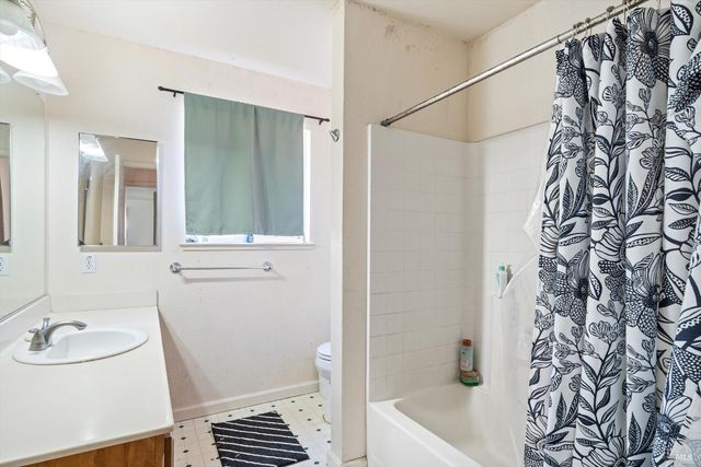 3980 Stony Point Rd, Santa Rosa, CA 95407