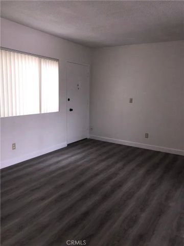 312 10th Street L, Huntington Beach, CA 92648