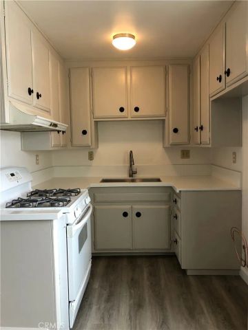 312 10th Street L, Huntington Beach, CA 92648