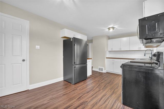 824 E Waterloo Road, Coventry, OH 44306