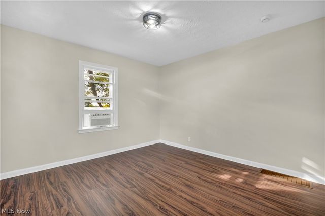 824 E Waterloo Road, Coventry, OH 44306