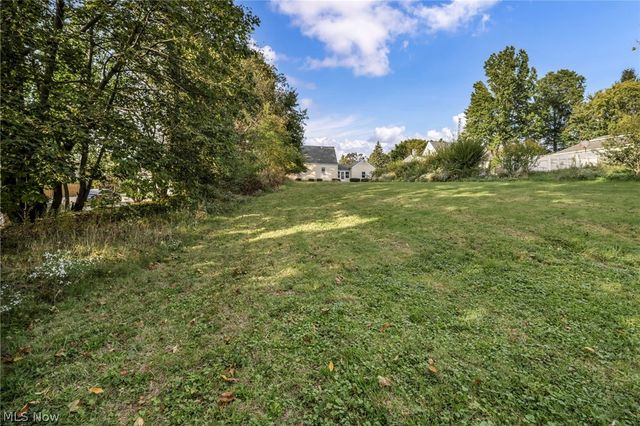 824 E Waterloo Road, Coventry, OH 44306