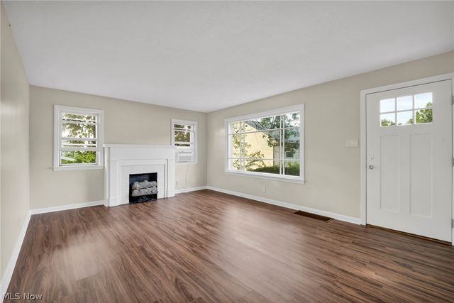 824 E Waterloo Road, Coventry, OH 44306