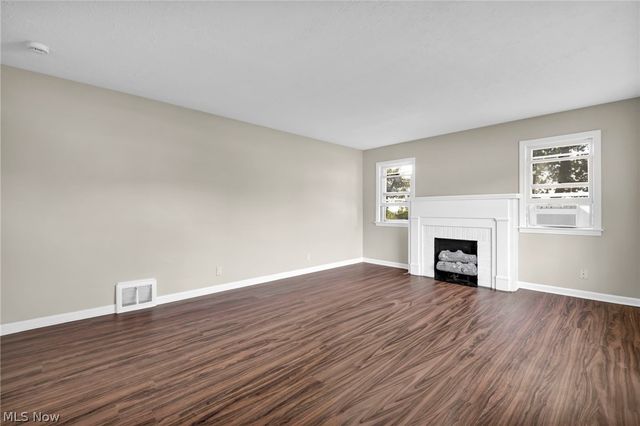 824 E Waterloo Road, Coventry, OH 44306