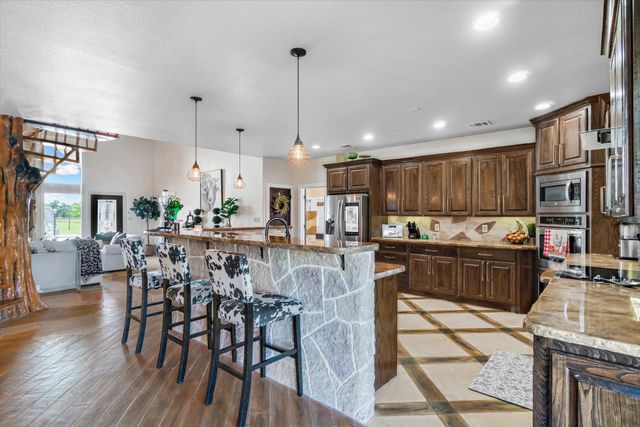 2802 Vz County Road 2112, Wills Point, TX 75169