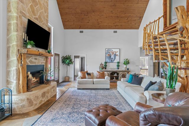 2802 Vz County Road 2112, Wills Point, TX 75169