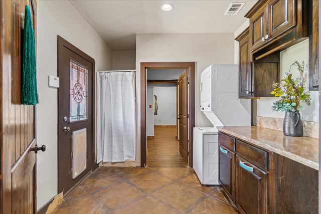 2802 Vz County Road 2112, Wills Point, TX 75169