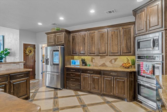 2802 Vz County Road 2112, Wills Point, TX 75169