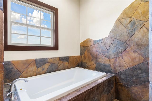 2802 Vz County Road 2112, Wills Point, TX 75169