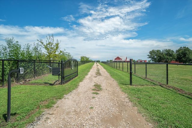 2802 Vz County Road 2112, Wills Point, TX 75169