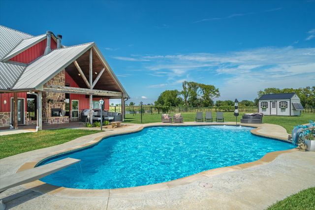 2802 Vz County Road 2112, Wills Point, TX 75169