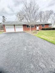961 Garden Lane, Webster, NY 14580