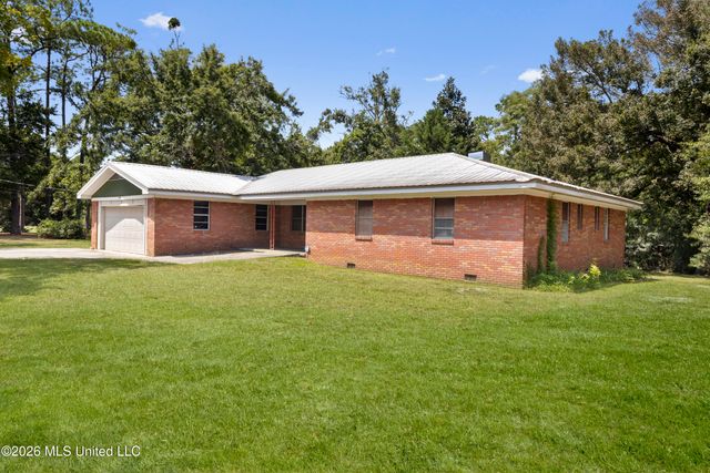 2408 Callie Road, Gautier, MS 39553