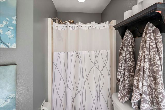 3844 Legacy Drive NE, Olympia, WA 98516