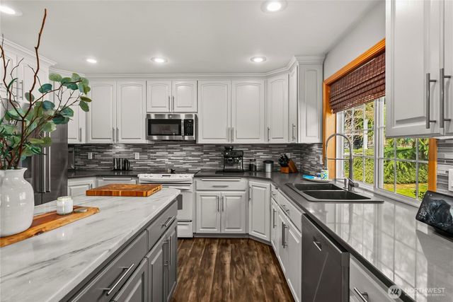 3844 Legacy Drive NE, Olympia, WA 98516