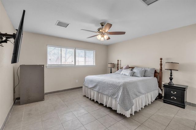 308 Tiegs Street, League City, TX 77573
