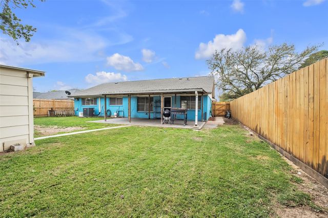 308 Tiegs Street, League City, TX 77573