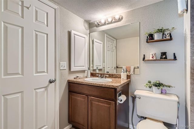 2575 S Syracuse Way B107, Denver, CO 80231